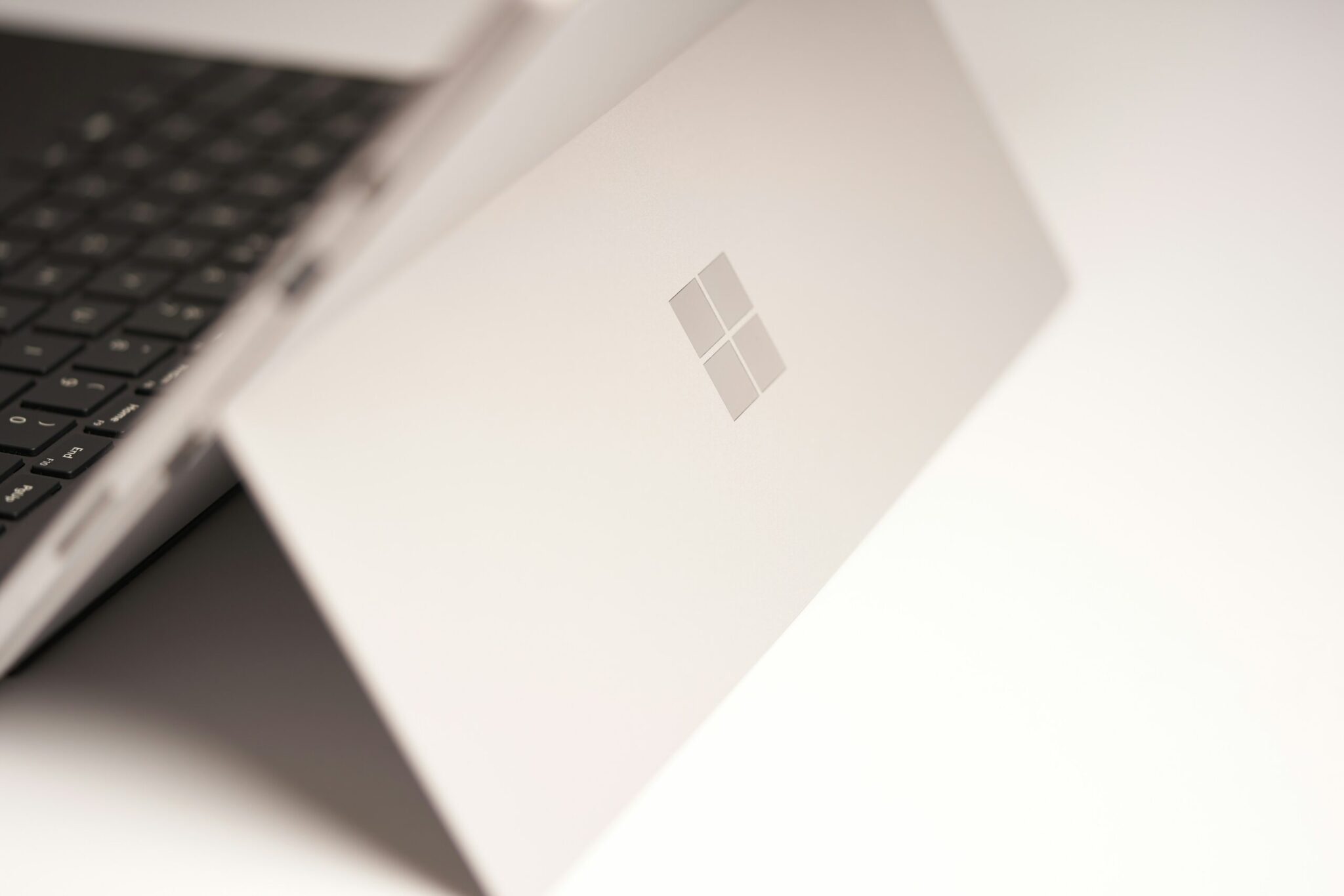 przemyslaw-marczynski-r5Zjdi5x9Bo-unsplash-scaledjpg | ALCON DTS: Austin, TX Best Managed IT Support Services white-laptop-computer-on-white-table